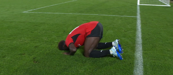 RMCsport's tweet photo. 🔥 BUUUUUUUUUUUUUUUT A RENNES !

ENFIN ! Rennes trouve la solution grâce à son latéral camerounais, récompensé de ses efforts ! Al-Tamari provoque dans la surface, trouve Lepaul qui dévie avec de la réussite vers Nagida : 1-1 à la 77ème minute de jeu.

https://t.co/peSIzkS0mx https://t.co/r4tofixP8J