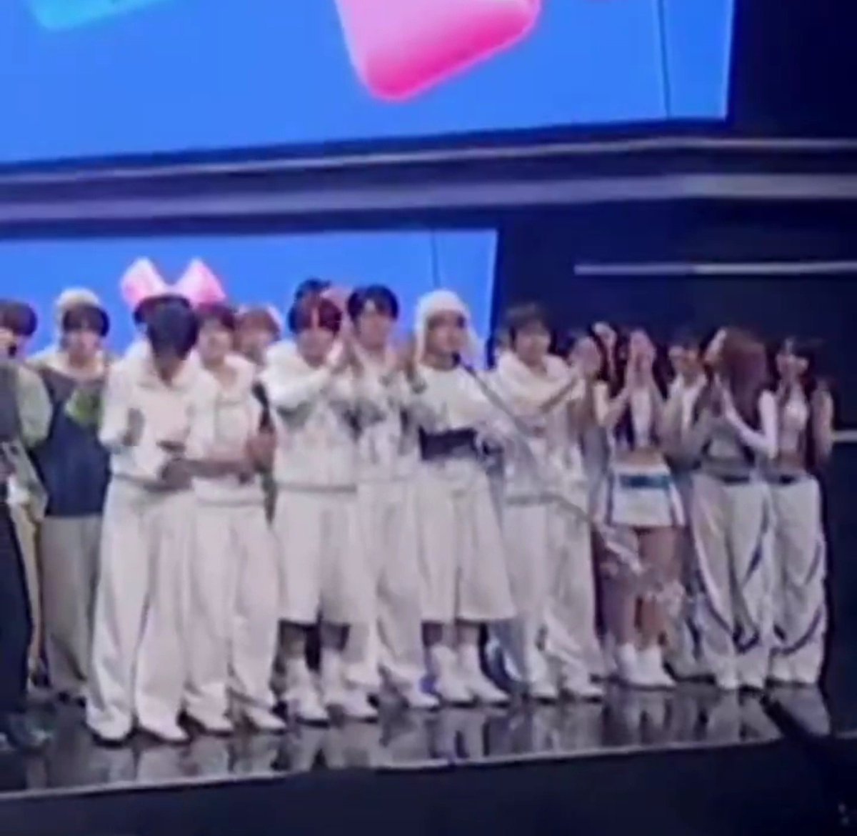 yuryosky's tweet photo. them in music           them in music
show                                  chart https://t.co/1QmnY40PmV