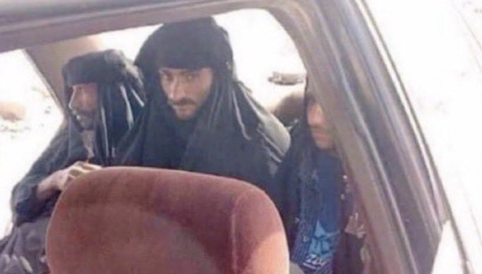 7_wqil's tweet photo. @rbeuon وهاذي وش تسمينها 
بعدين من متى اللبس بيحمينا من الصواريخ
 هذا تاثير القات https://t.co/ht6xujIVo5