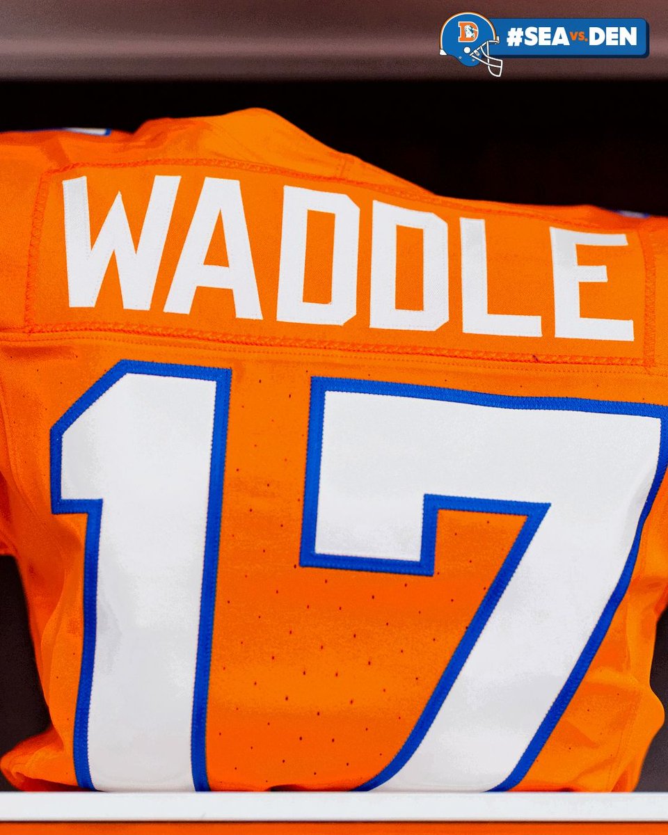 Broncos's tweet photo. Thursday Night threads 🔥 https://t.co/BSsFnLkRcP