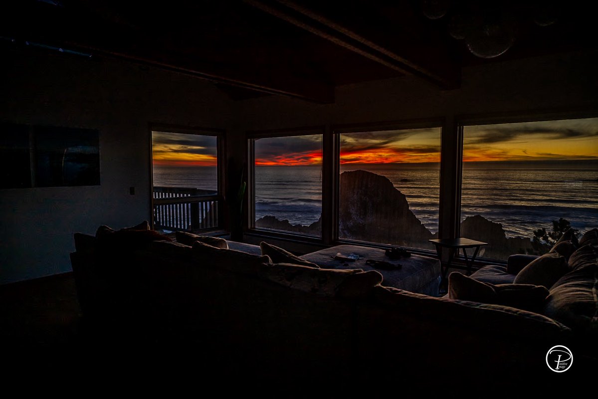 Positive_Image1's tweet photo. ・・・
Our views from yesterday evening… ❤️
#PositiveImageLLC #noLimits #OregonCoast #applyingSkills #notAi #tvOff #lightsOff #GodShowingOut https://t.co/JJh3le6p6L