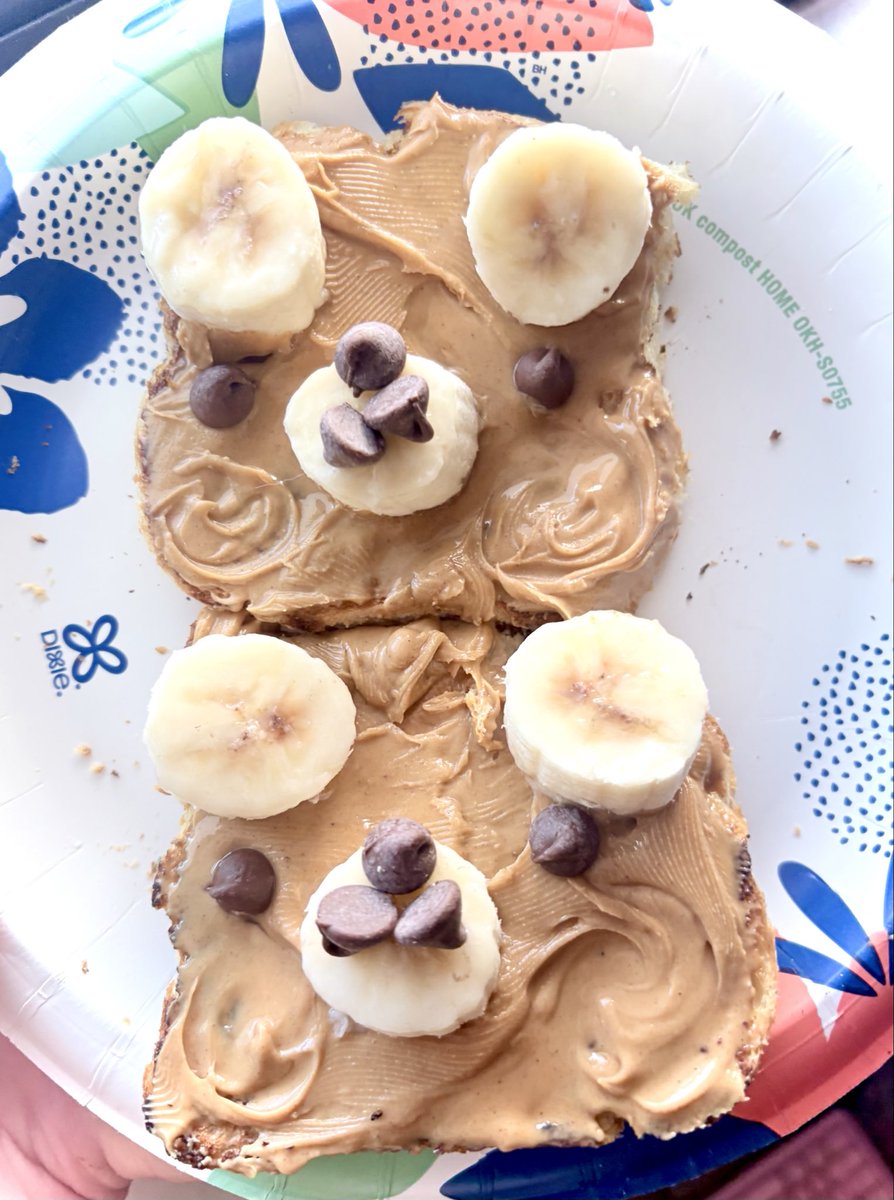 druilla2ma's tweet photo. Oh no little honeybat! Dru turnsed you into 
HONEYBAT BEAR BEAR BREAD!!!! 😭 
it’s irreversible….. but at least you get to be devoured by your vampbear princess 👑 https://t.co/lJDxm7gEEL