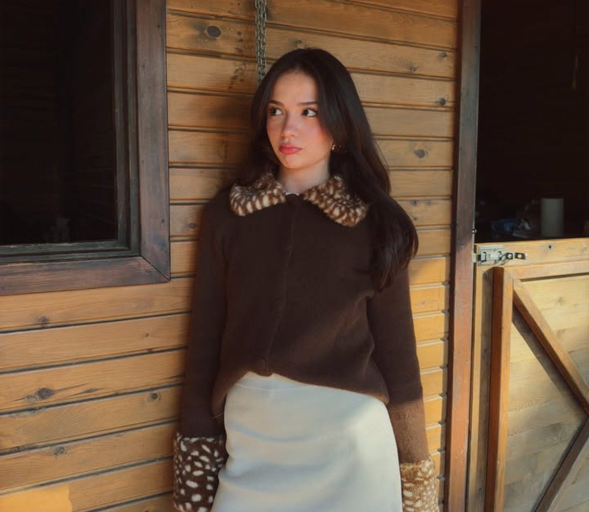 Eigub8q's tweet photo. Artık oyuncular tiktokur tiktok’urlar oyuncu olmaya başladı helin ve senaya okeyim ama feride olmaz amk bide ozan akbabayla partner midem kalktı https://t.co/F9HepnT6OA