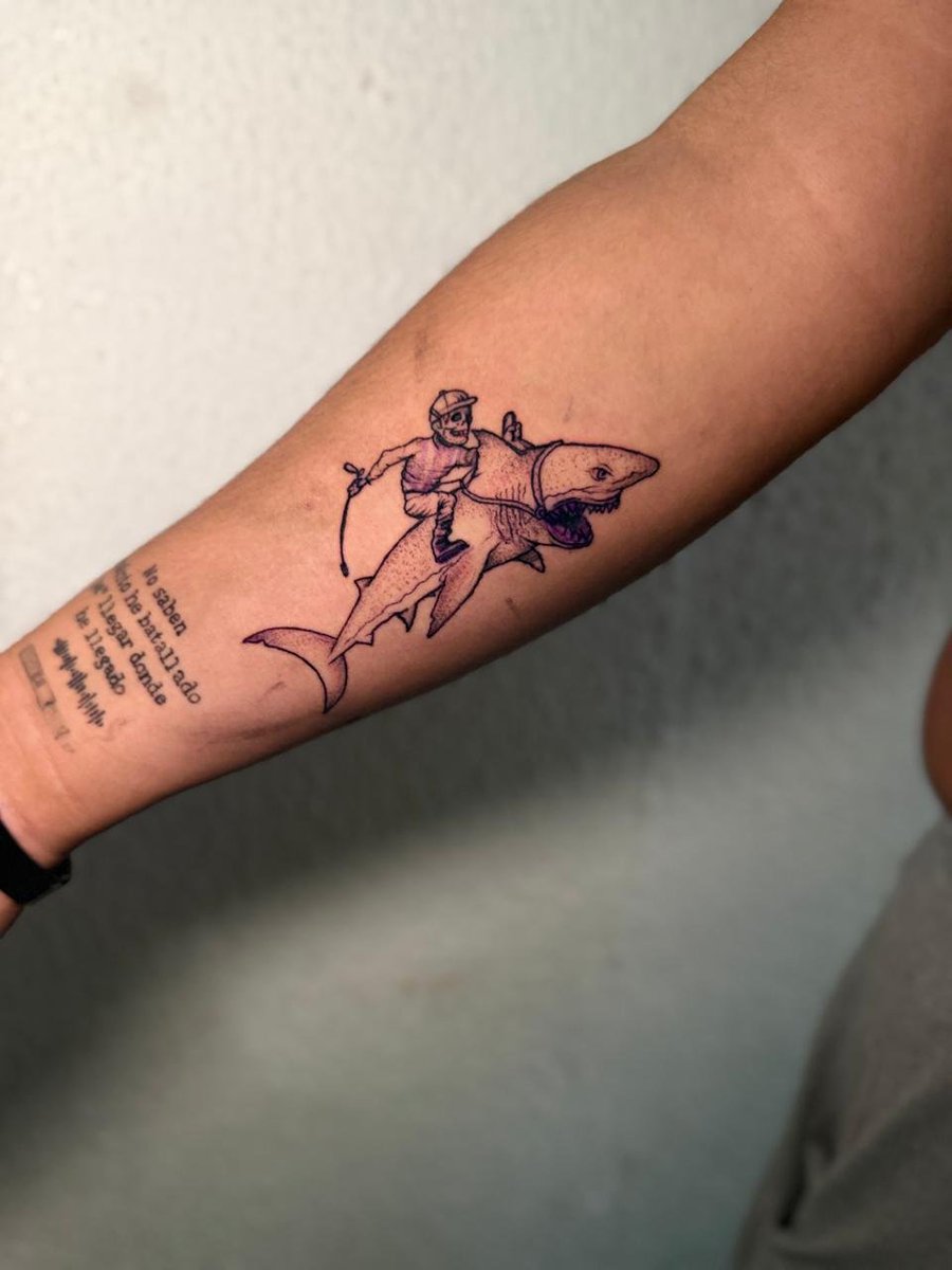 luisdom34036417's tweet photo. Me encantan los tatuajes la aguja en la piel https://t.co/yL2ArAjxVZ