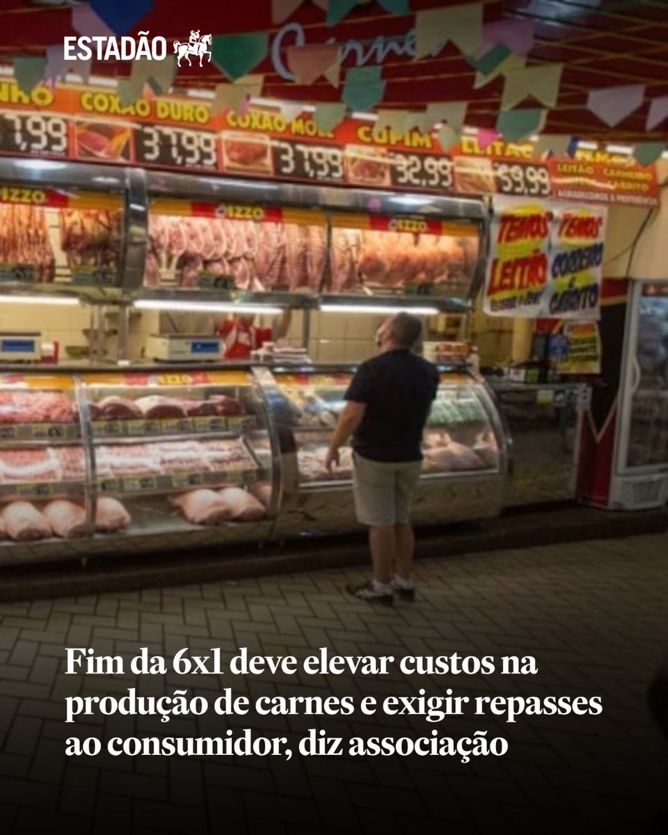 Estadao's tweet photo. Fim da 6x1 deve elevar custos na produção de carnes e exigir repasses ao consumidor, diz associação | Empresas já enfrentavam dificuldades para preencher quadros de funcionários e tinham que contratar mão de obra imigrante, segundo a Associação Brasilei... https://t.co/Ro8gleAl0F https://t.co/eU7Zn2JRbd