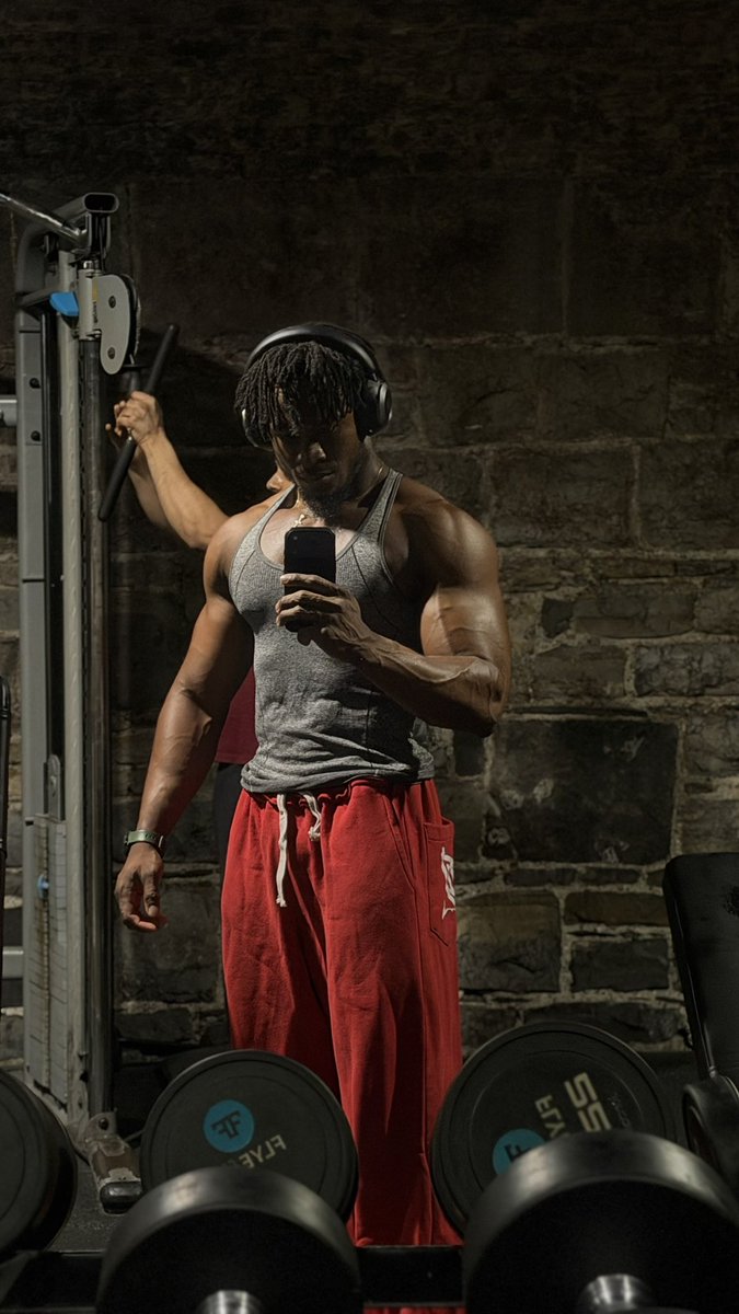 saxzy__'s tweet photo. Today’s Pump 
4/6 https://t.co/axN6oOjc45