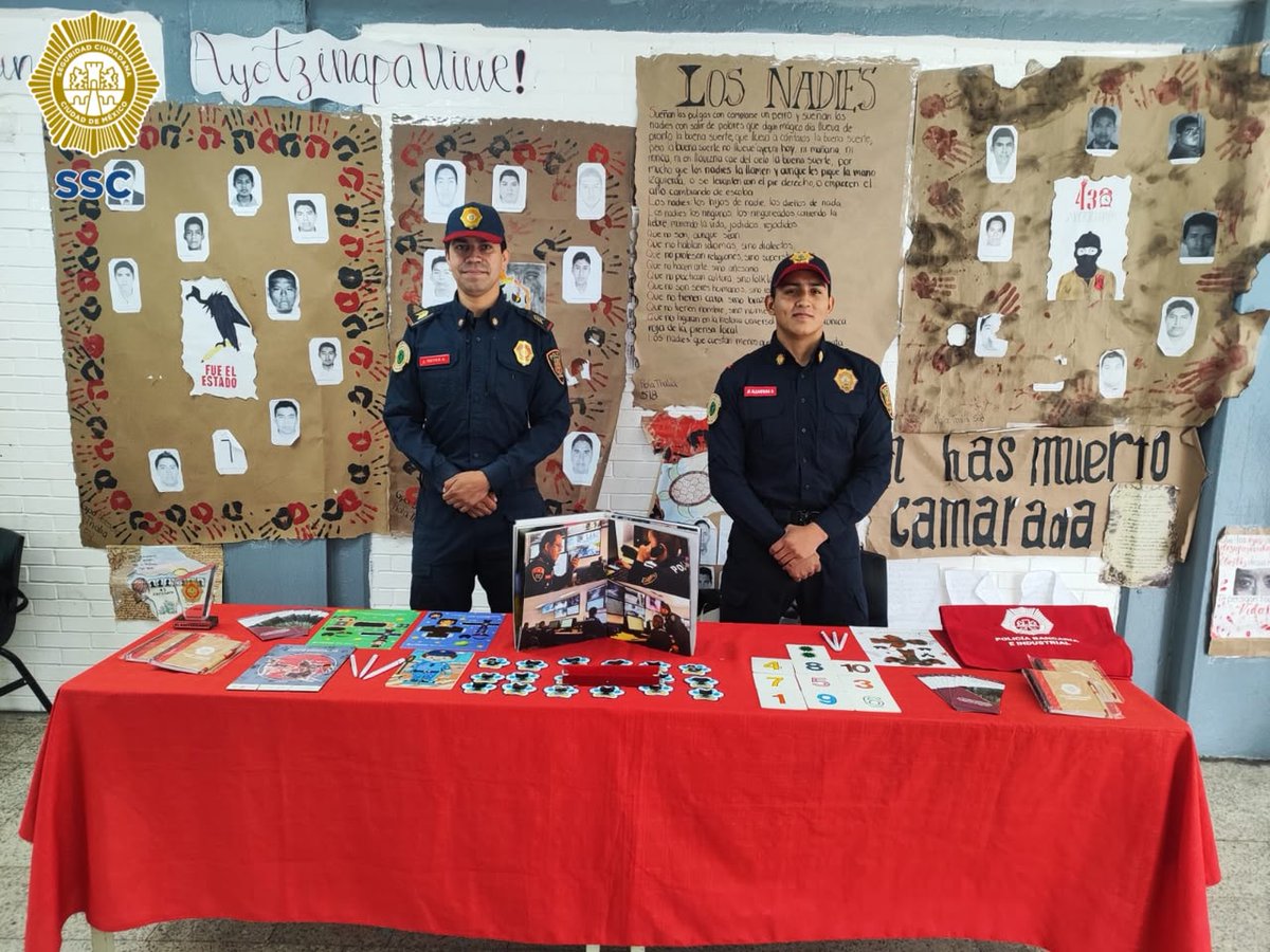 PBI_SSC's tweet photo. En el Colegio de Bachilleres Plantel 7 #Iztapalapa, ubicado en @Alc_Iztapalapa, personal la #PBI de la @SSC_CDMX participó en una #FeriaDeSeguridad con un #StandInformativo, donde las y los estudiantes conocieron más sobre las labores y los servicios que presta la corporación, fortaleciendo la proximidad entre la comunidad estudiantil. 👮♀️📚👮♂️
