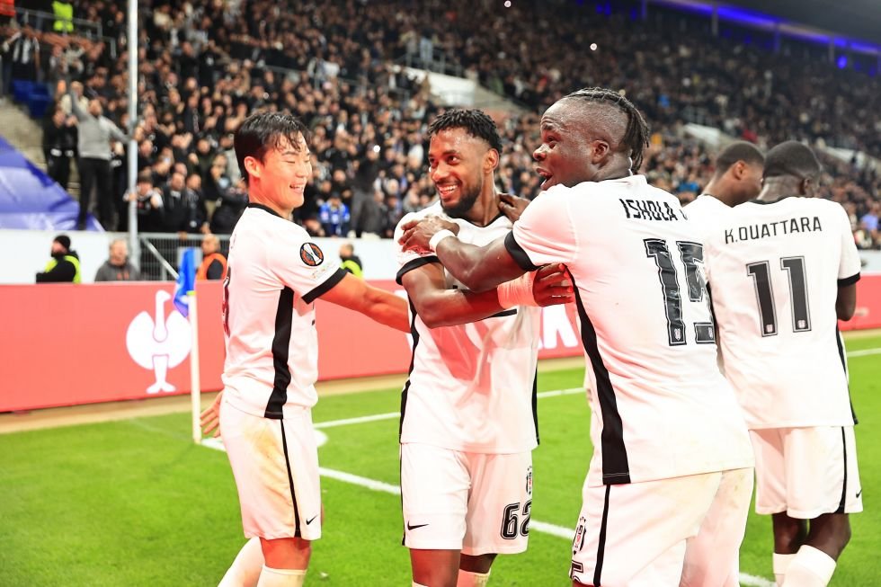 FutbooCom's tweet photo. 🏆 Beşiktaş, UEFA Avrupa Ligi'nin ikinci haftasında deplasmanda Hoffenheim'ı 3-2 mağlup etti ve 2'de 2 yaptı.
⚽ 60' Amir Murillo
⚽ 68' Fisnik Asllani
⚽ 73' Hyeon-Gyu Oh
⚽ 79' Hyeon-Gyu Oh
⚽ 88' Koki Machida https://t.co/tlW32yDO1Z