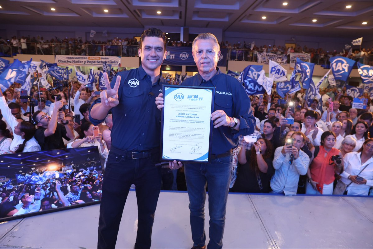 AccionNacional's tweet photo. ¡En Tamaulipas, nuestras convicciones se convierten en acción! 💪🏼

Desde Tampico, nuestro presidente nacional, @JorgeRoHe, junto con nuestros diputados federales @_ATejeda y @ErnestoSR_MX, y la Presidenta Estatal @GloriaGarzaTam y el Secretario General @CesarTruko, entregó los nombramientos a quienes encabezarán las Coordinaciones de la Defensa de la Patria, la Familia y la Libertad:

• @dralejandrogbr — Aldama.
• Ada Gabriela Verlage Friedman — González.
• @ChuchoNader — Tampico.

Seguiremos trabajando por el bien y la prosperidad de las familias tamaulipecas. 🇲🇽

#PatriaFamiliaYLibertad