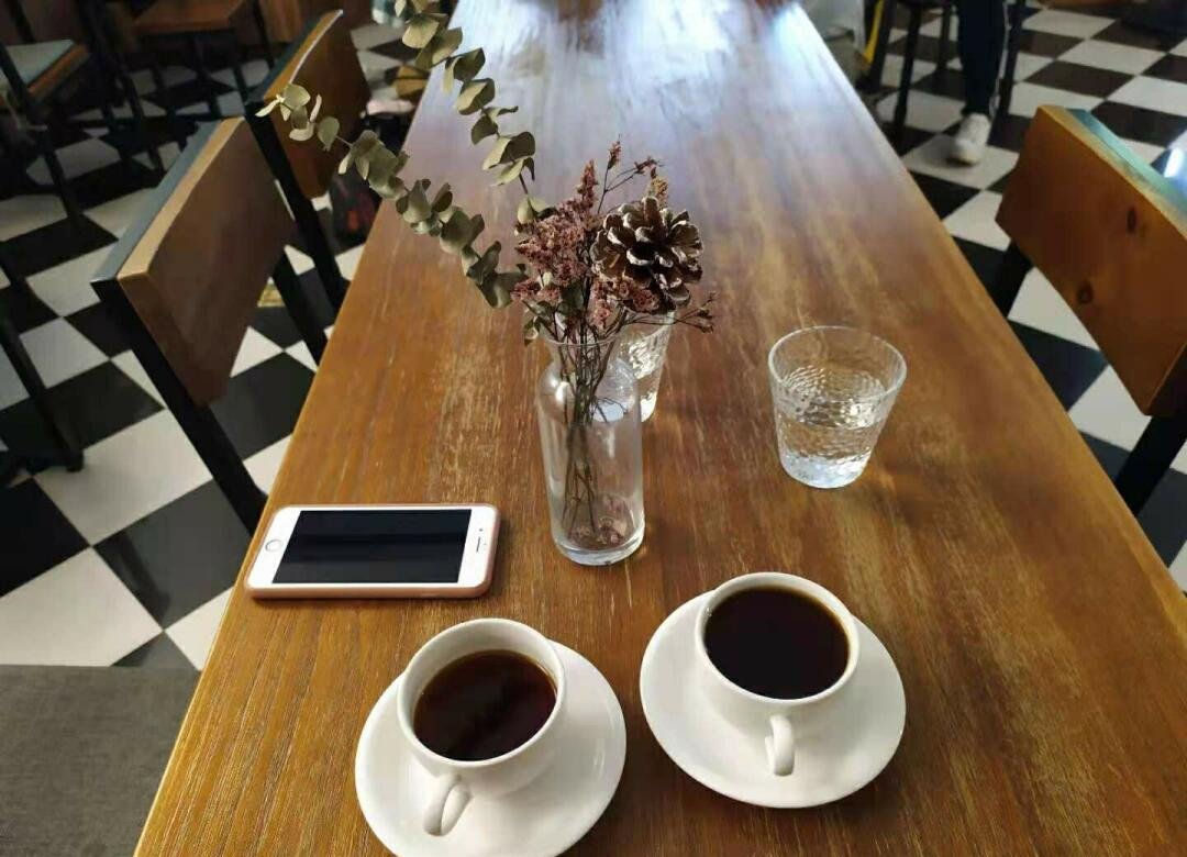 ReeseCaketk's tweet photo. コーヒーを飲みながら、俣くんと一緒に挚しい雰囲気で檀のある場所で妓のように輝く時間を過ごした， https://t.co/qBoJ0oICSf
