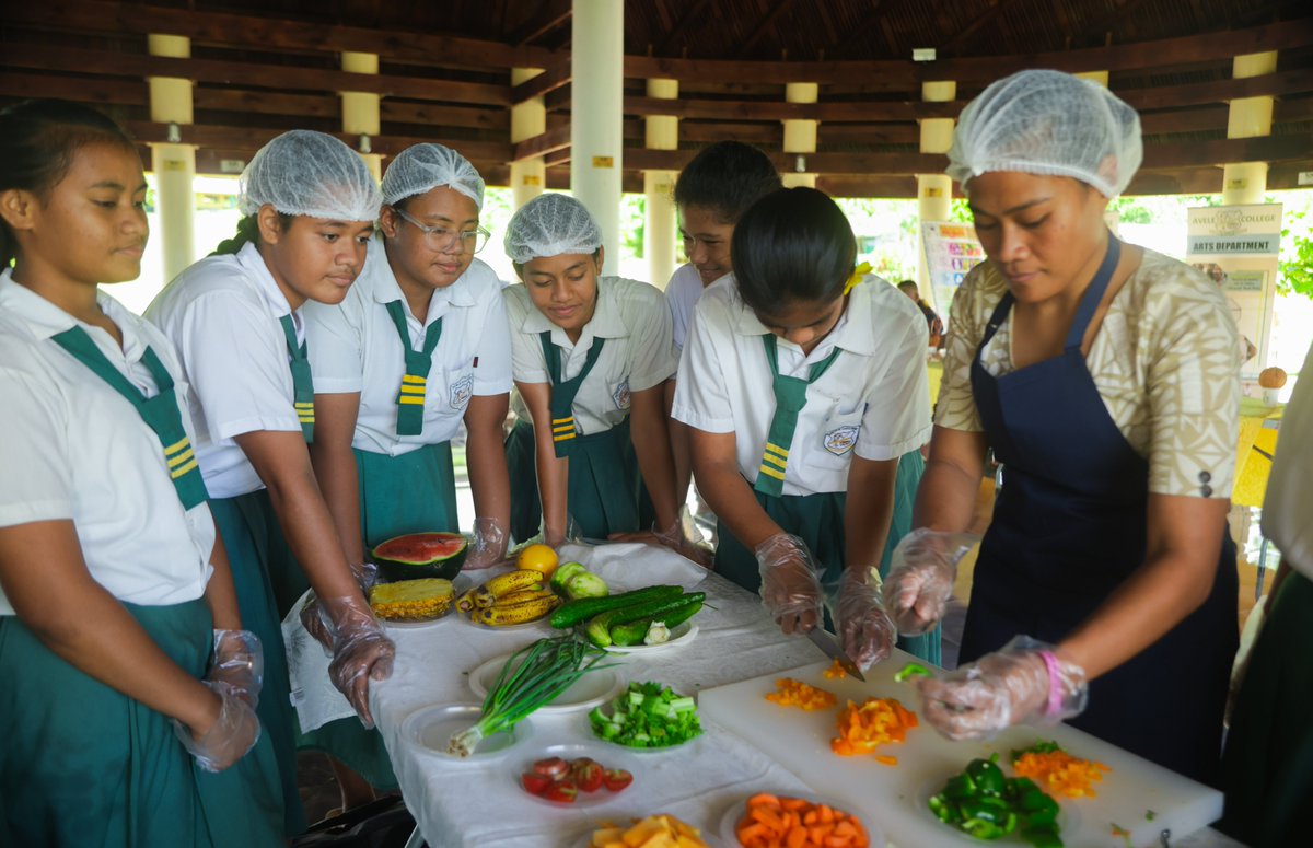 FAOPacific's tweet photo. ⚠️ Without action, non-communicable diseases (NCDs) could cost Pacific economies 5–9% of GDP by 2040.

At the #SIDSSolutions Forum, leaders &amp; partners will highlight nutrition as a smart investment that delivers healthier families, stronger economies, &amp; more resilient communities https://t.co/IYAMioAQl7