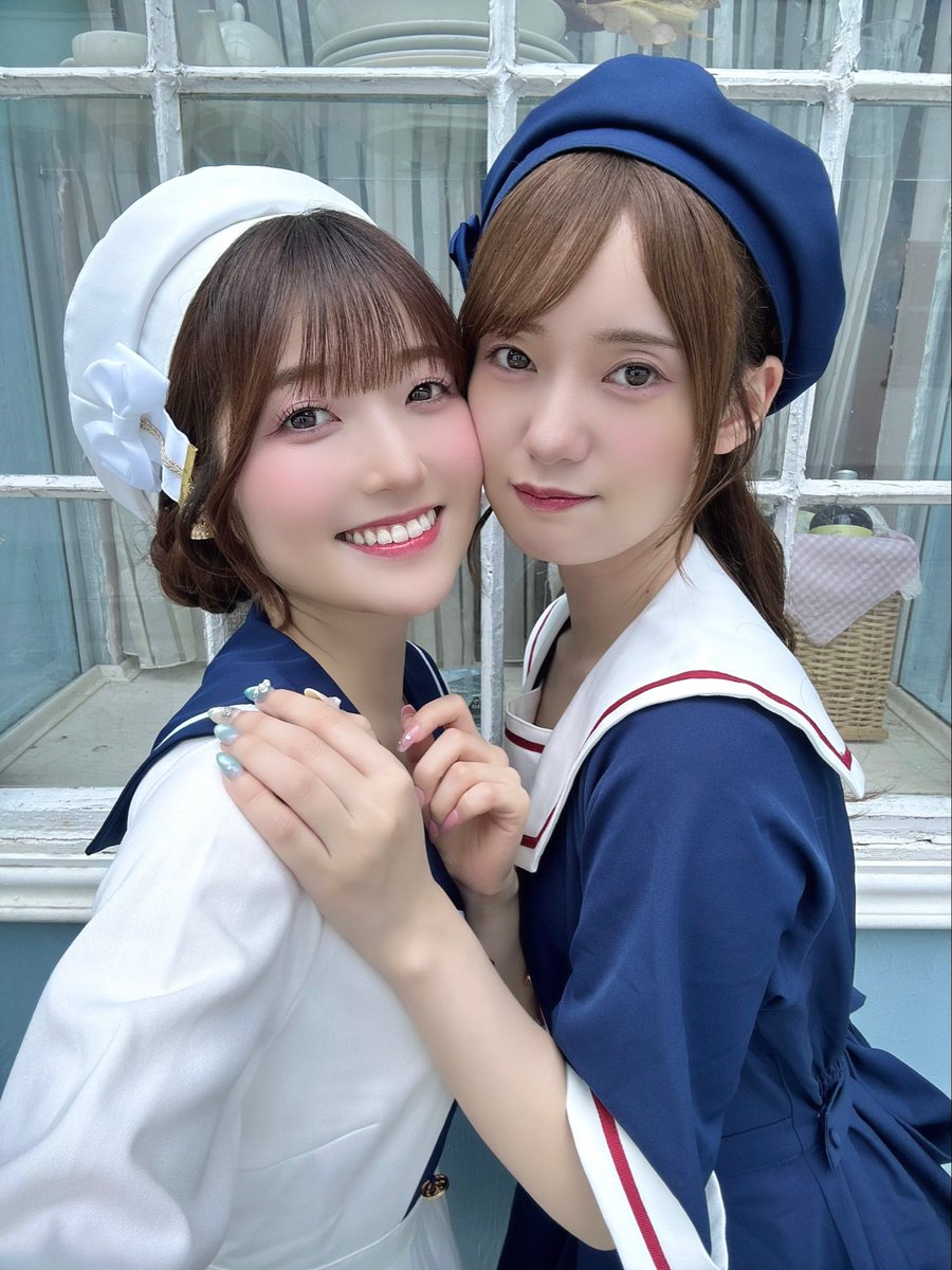 yuri_usui0515's tweet photo. おはようございます🐔

#すーかわ がくえんちゃいイベントのグッズ情報が解禁されました🩷🩵
今回はなんと衣装が2パターンもあります✨
制服風の屋外の撮影は雨が降る前の晴れた時に取れた写真たちなんです☂️

どれも素敵なグッズなので是非じっくりとお気に入りのものを探してみてください☺️ https://t.co/dSmR3KBfRb