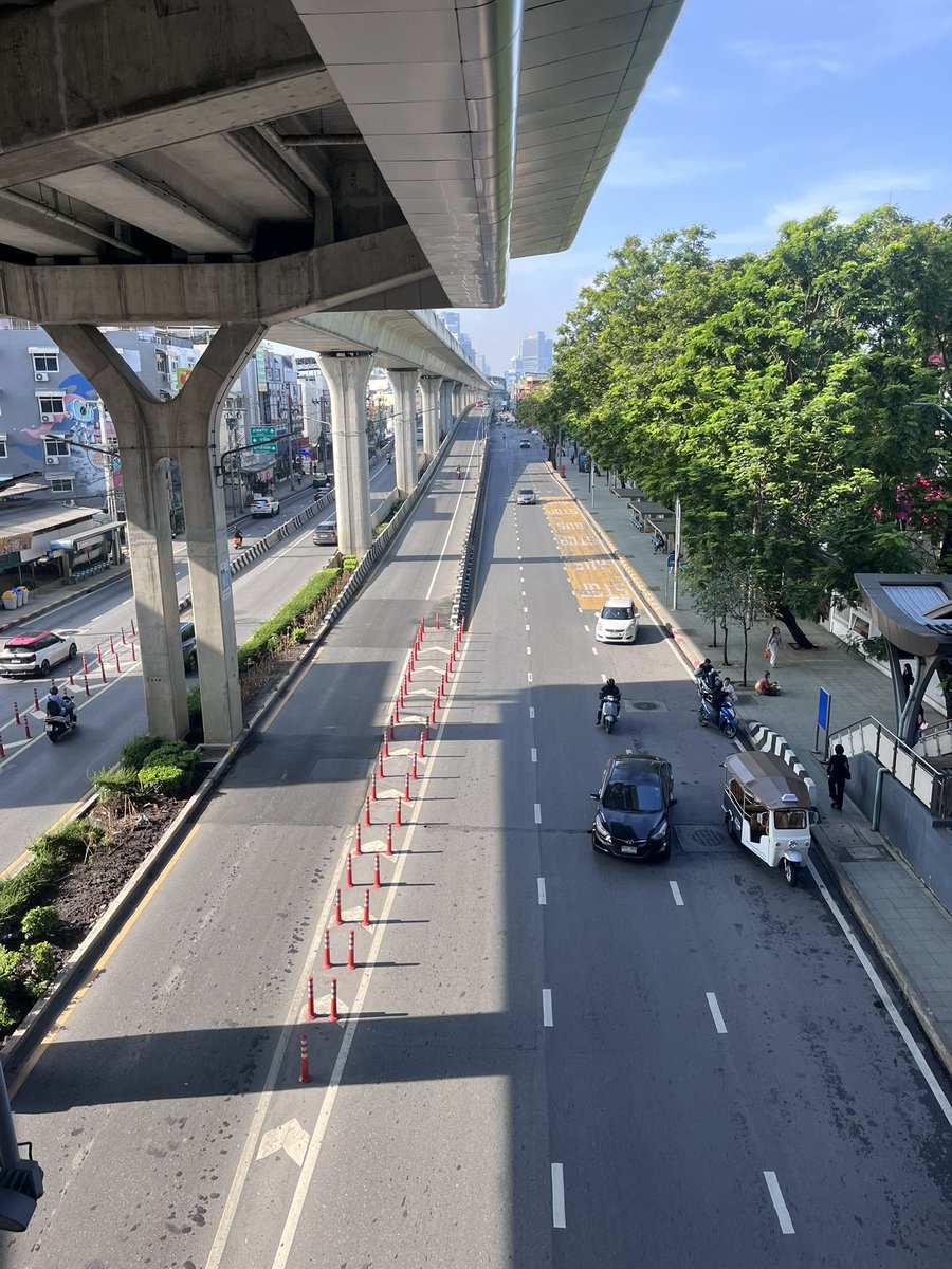 mrmongkhon1138's tweet photo. @js100radio 08:39 การจราจร ถนนพหลโยธิน แยกเกษตรศาสตร์ คล่องตัว ไม่มีฝน #IMFWBAM26 https://t.co/RHvRRKA0Zk