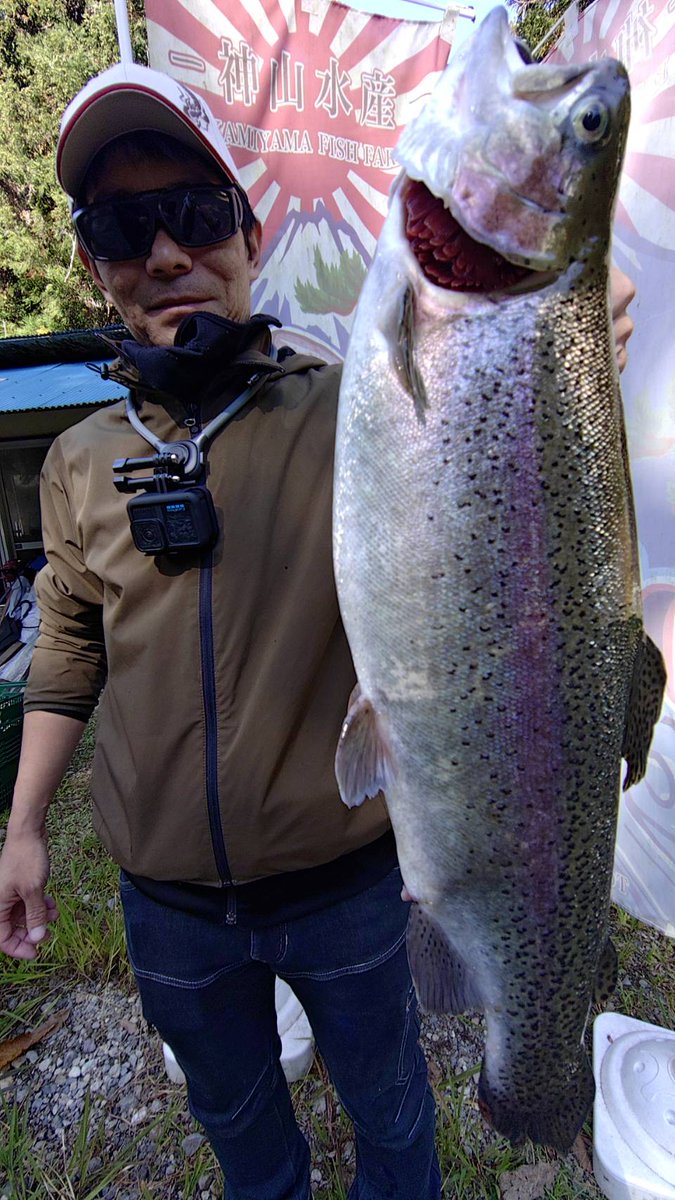 aizufishing's tweet photo. 今朝の気温は4.8度、水温は11.3度でのスタートです！
朝イチはもちろん放流後もバンバン釣れています！
＃あいづフィッシィングエリア https://t.co/I0VjC6UEUQ