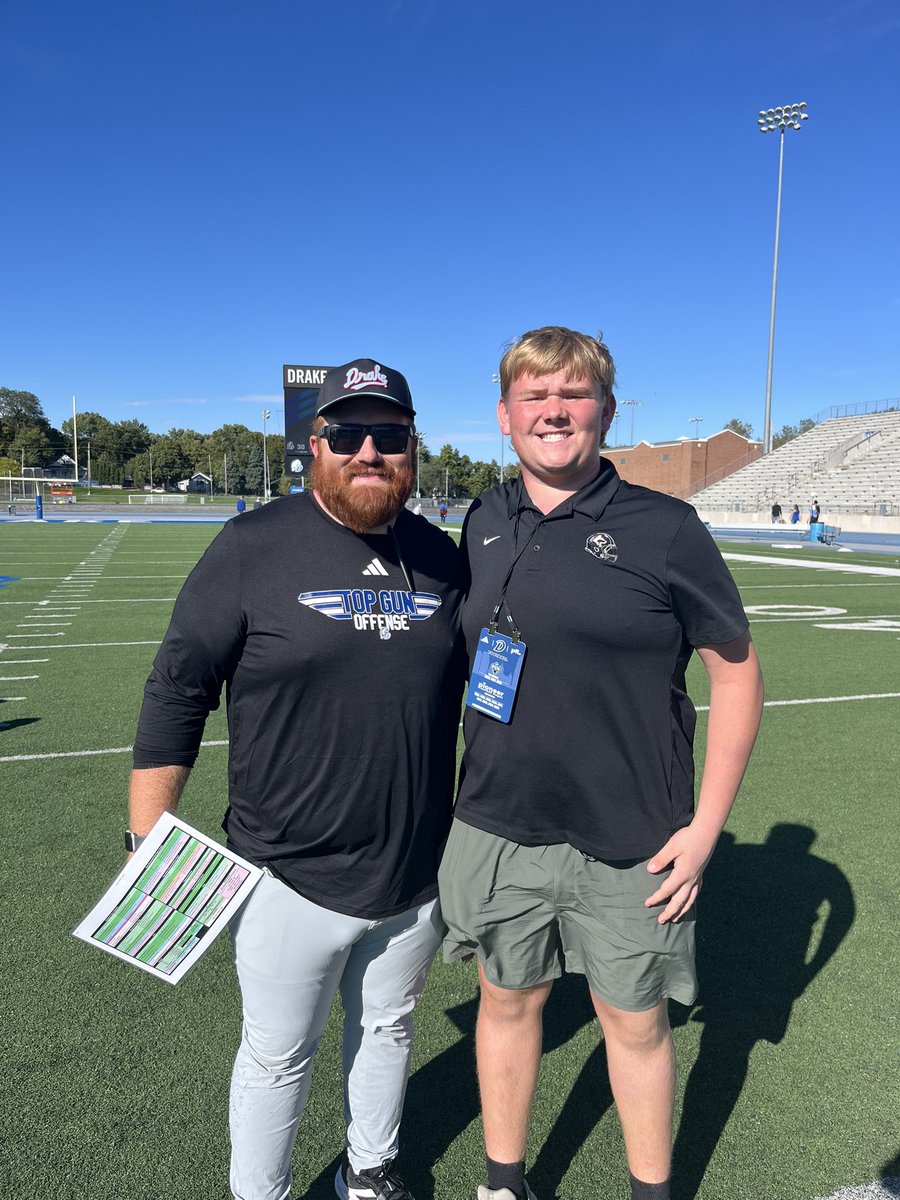 LKetch9's tweet photo. I had an amazing experience on my Gameday visit to @DrakeBulldogsFB! It was great to see the gameday environment and connect with @coach_crabbDU, @MattWalkerDU, and @CoachJMath! Can’t wait to continue building this relationship! https://t.co/KSD47wvy8U