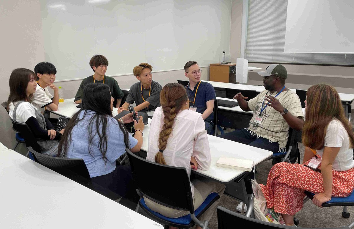 Hiroshima_Univ's tweet photo. 【世界13カ国から144人の海外学生が広島に集結！🕊️✨】
今年も「Peace Study Tour 2026」を開催しました🌍🤝
世界の若者が広島の地で学び、議論を深め、「平和」と「未来」について共に考えました。広大生との国境を越えた交流も活発に行われました！

詳細はこちら▼
https://t.co/lvXapOXpNH https://t.co/lRcowPbFZr