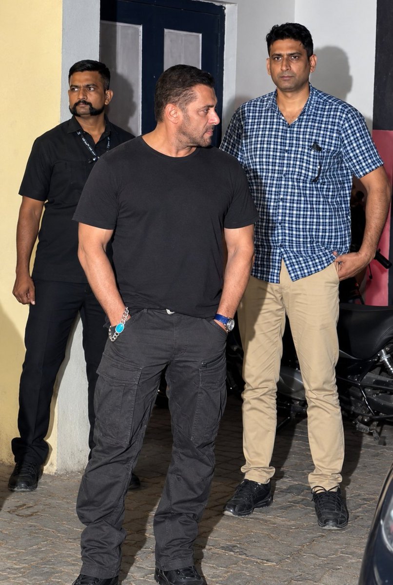 IBeingAdarsh_'s tweet photo. The OG showing how it's done bro 🥵🔥 https://t.co/ldPWIBrdBj