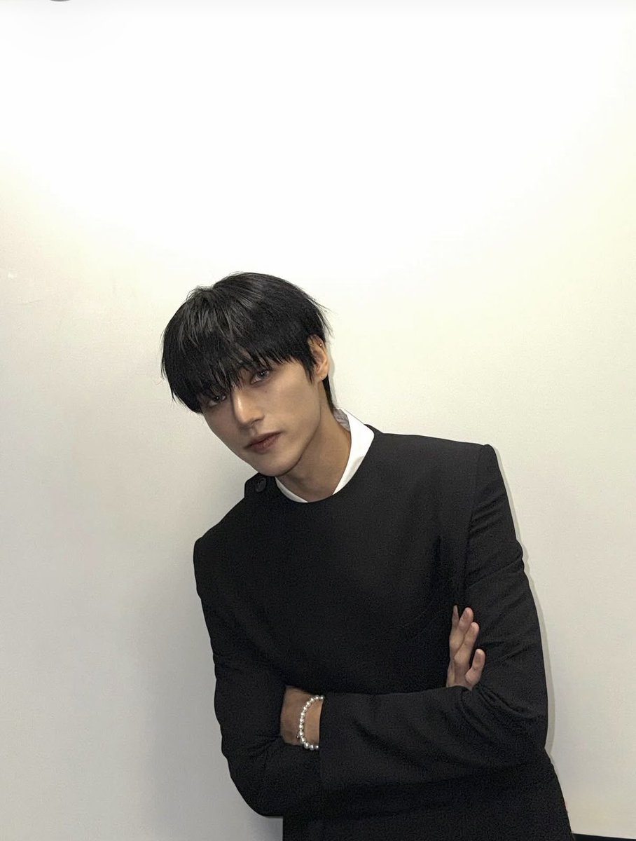 onlyoung_s's tweet photo. #에이티니_승선소 #에이티니_트친소
승선한지 한달넘은 고딩티니입니당  최애는 우용이에여 영부인이지만 모든맴버 다 애정합니당ㅎㅎ 
친해져서 편하게 같이 티즈 이야기하구 덕질할 티니 찾아요🤍🤍
맘찍=팔
rt=dm https://t.co/GC2VGn9ndy
