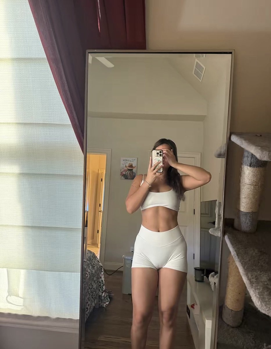 port_smotha2's tweet photo. Cucks cousin Liu is so thickkk🤤🤤🤤 https://t.co/eO2Y428f1z