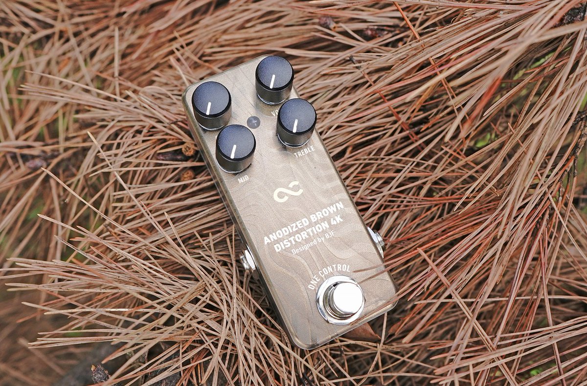 OneControlJp's tweet photo. One Control ANODIZED BROWN DISTORTION 4K
現行モデルはこちら！

ANODIZED BROWN DISTORTION 4Kは、+26dB～+60dBという広く高いゲイン幅、さらにディストーションペダルとは思えないほどのハイダイナミックレンジを実現しました。
https://t.co/xrWbMuPzgT https://t.co/HzFAYBPYFn