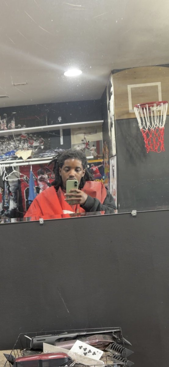 _BabaYaga1's tweet photo. aint had a haircut in 2 months 🫩🫩🫩 https://t.co/iMhvpvYCkA