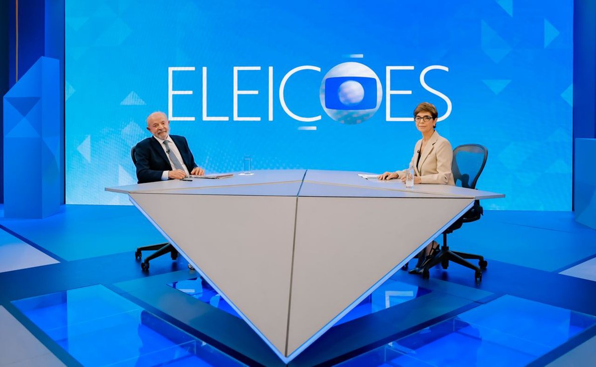 MidiaNINJA's tweet photo. TRÊS FRASES QUE RESUMEM A NOITE:

“Pouco dinheiro na mão de muitos é riqueza.”

“A responsabilidade é toda minha.”

“Para o trabalhador, segurança e proteção. Para os bandidos, prisão.”

#LulaNaGlobo https://t.co/TwS6e9sBB3