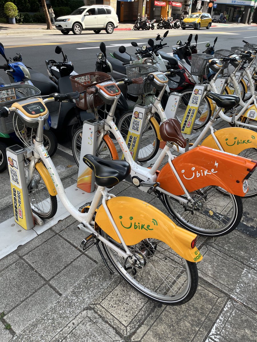 HigeVoyager's tweet photo. #台湾 すごいところはレンタサイクルが街中で充実してるところ #youbike と言うサービス
交通系ICをサービス用サイトで登録する必要がある
昨晩も2回ほど利用したが、どちらも30分程度。10元(50円くらい)でした https://t.co/YTajEzGloD