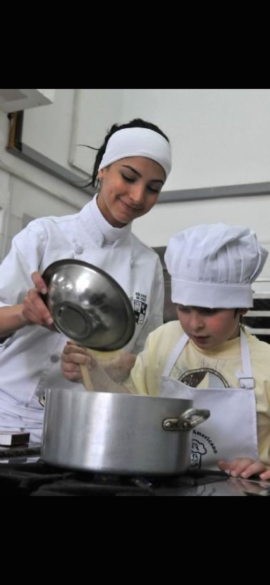TvVallez's tweet photo. @SolangeAbraham  
Deberia en algun momento, participar de #Masterchef
 Juniors
Ella en Tucuman estaba en un progr donde enseñaba a cocinar a Niños
@telefe 
@streamstelefe 
#SolEnTodoLoContrario
#BuenosDias
#SolAbraham https://t.co/hMMxAIqLLx