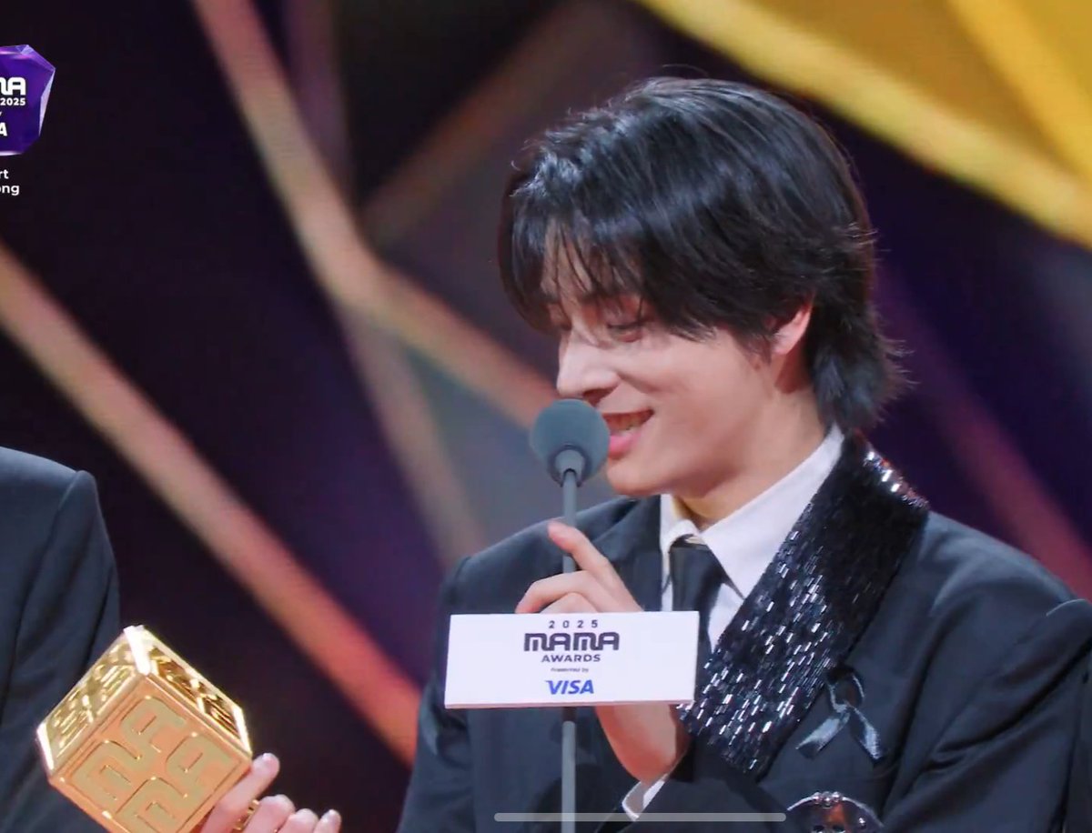 enhypen_hours's tweet photo. another day, another #2026MAMAVOTE for #ENHYPEN ‼️

we are so winning this 🏆 https://t.co/qzs7STx9Bm