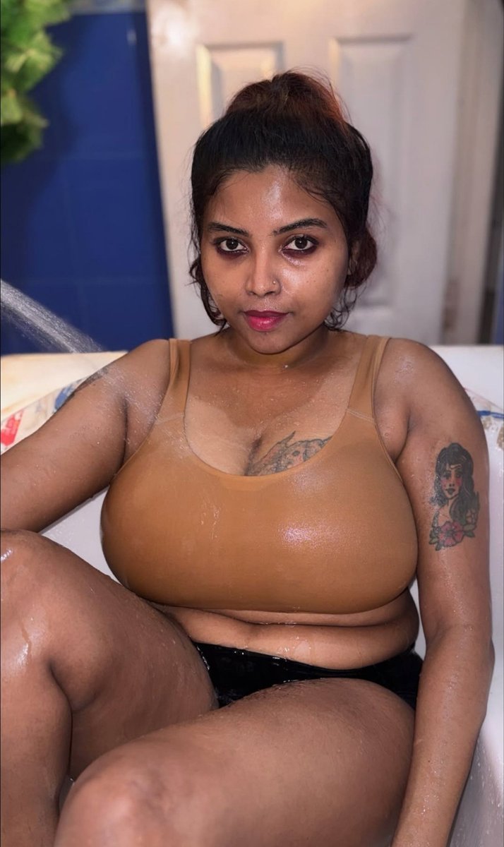 Elakkiyaoffic's tweet photo. F**k Hard 🥵🥵🫦 https://t.co/cEph4kgF4d