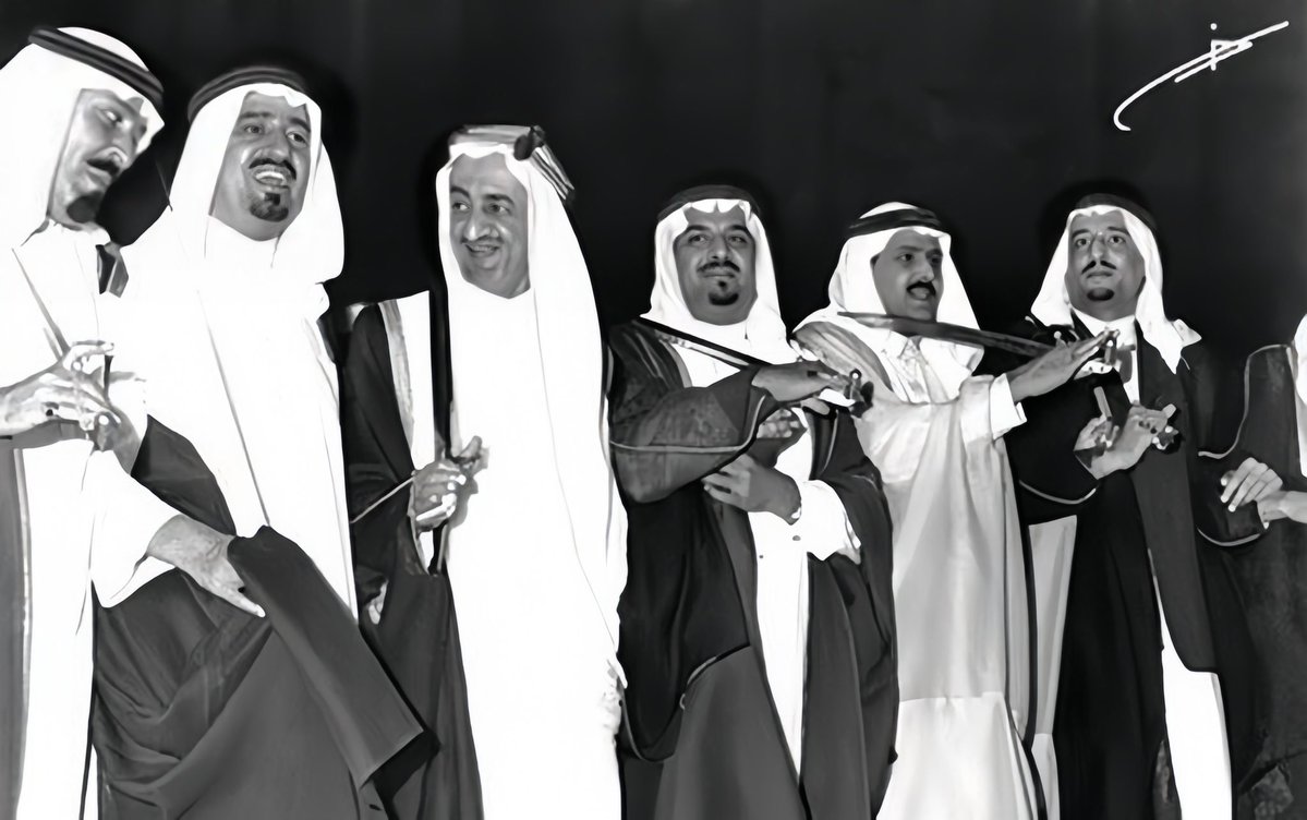 RRyfque's tweet photo. @v1lx97 افضل شعور في العالممممم هذي نعمه نحمد ربي عليه https://t.co/NFGqk7x7iH