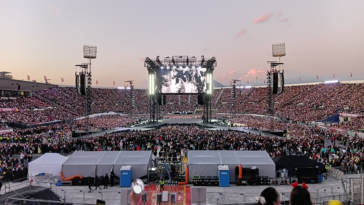LmlEl's tweet photo. #BTS_WORLDTOUR_ARİRANG_SANTIAGO 
#BTS_WORLDTOUR_ARİRANG_CHILE https://t.co/wlnSu1cHfh