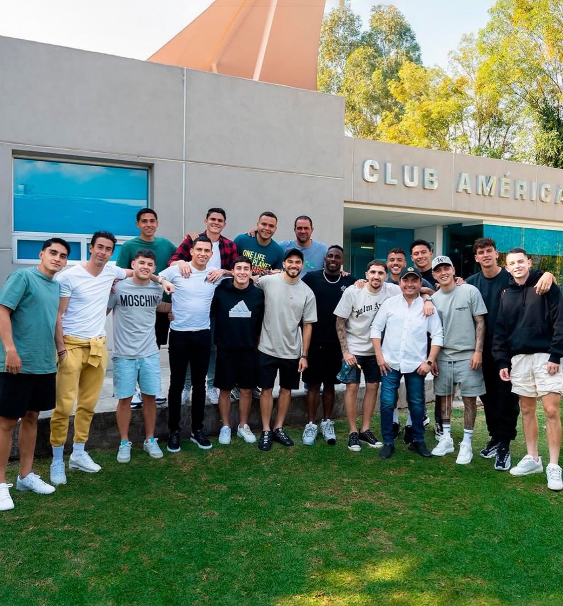 tudimebeto's tweet photo. El mejor América que he visto en mi vida💛 https://t.co/aTN8x8jf3A