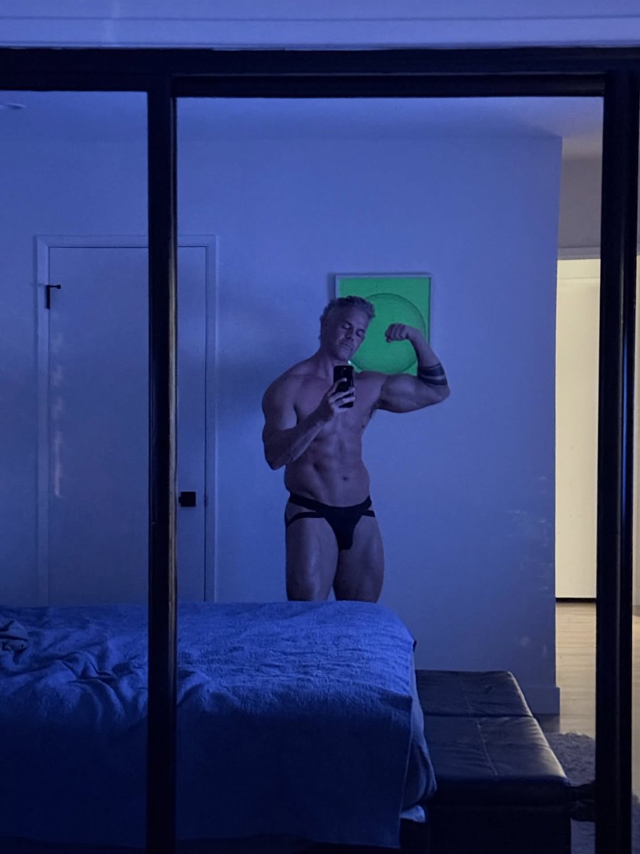 EricTurnerFit's tweet photo. Your type? Or should I try harder? https://t.co/aGrcBzBaT6