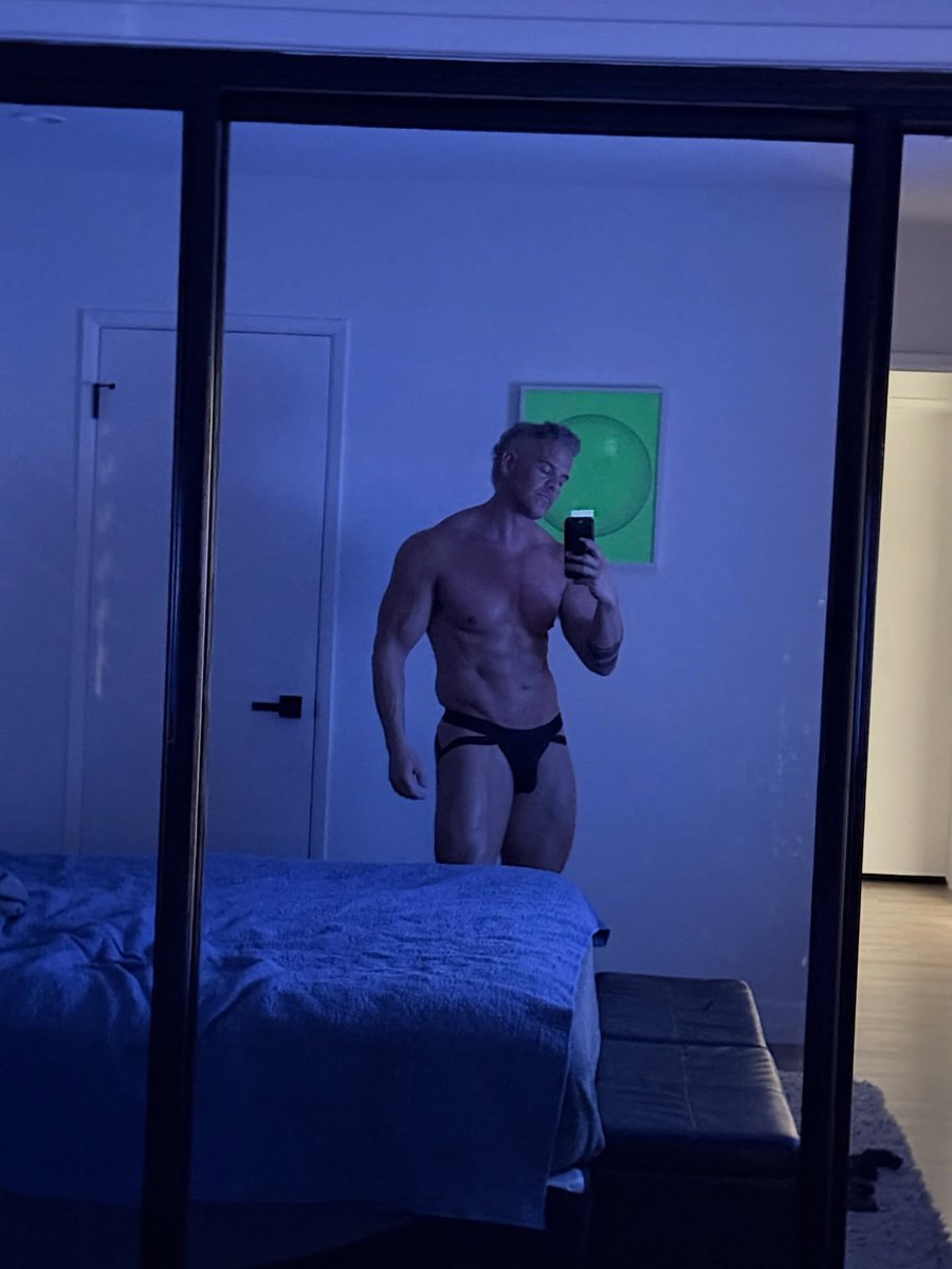 EricTurnerFit's tweet photo. Your type? Or should I try harder? https://t.co/aGrcBzBaT6
