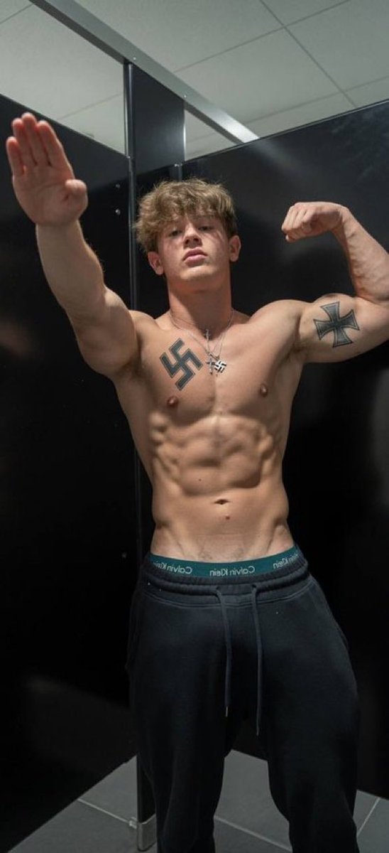 bruder88hh's tweet photo. real men are fascists 👌⚡️ https://t.co/EONdPSXXok