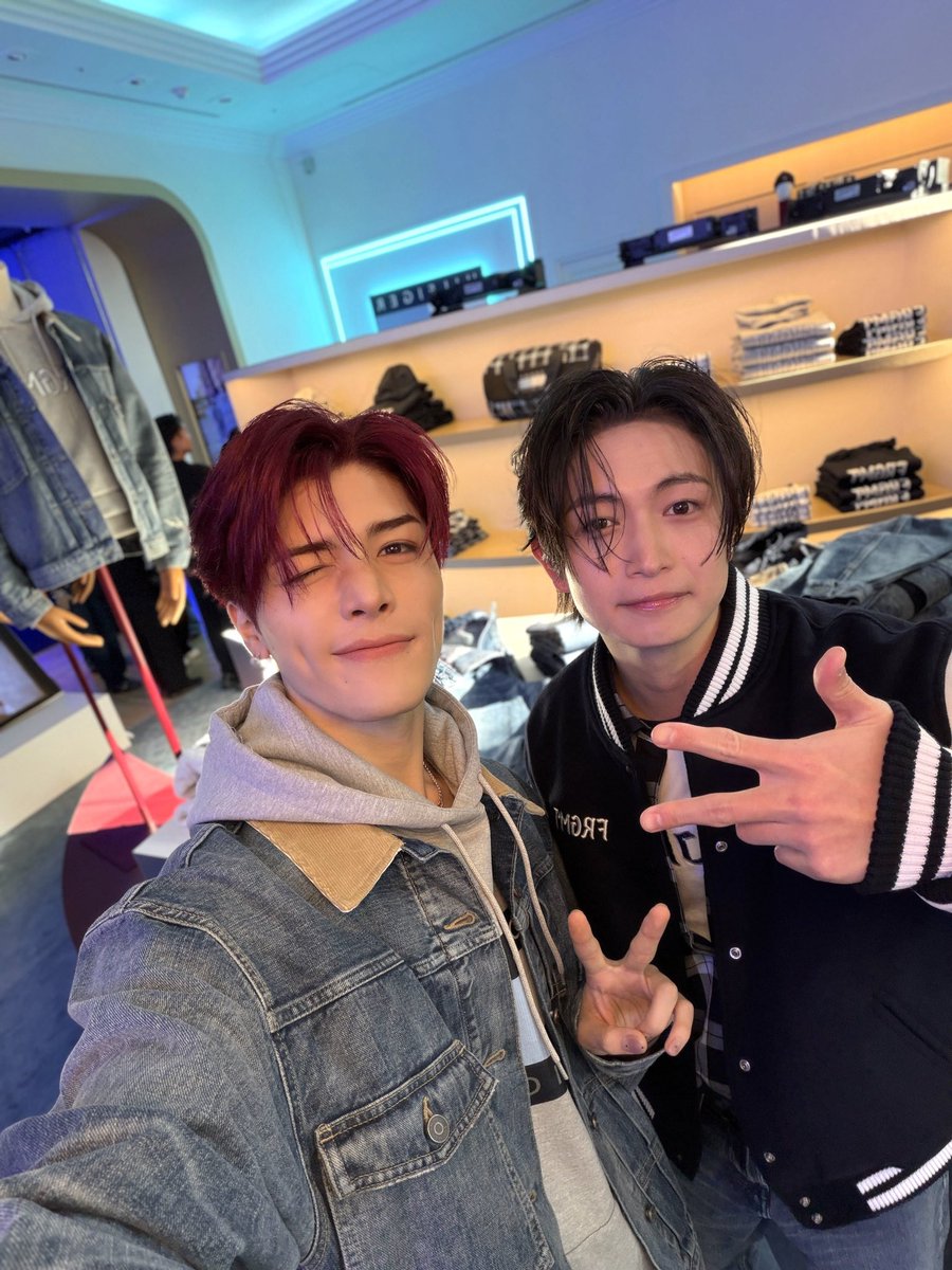 andTEAM_members's tweet photo. Tommy Hilfiger × FRGMTイベントで
つなくんと撮ったよ~✌🏻✌🏻
つなマルポーズ🫶🏻

@tommyhilfiger
#TommyHilfiger
#THxFRGMT
#andTEAM #エンティーム #MAKI https://t.co/o2yJv9rxR8
