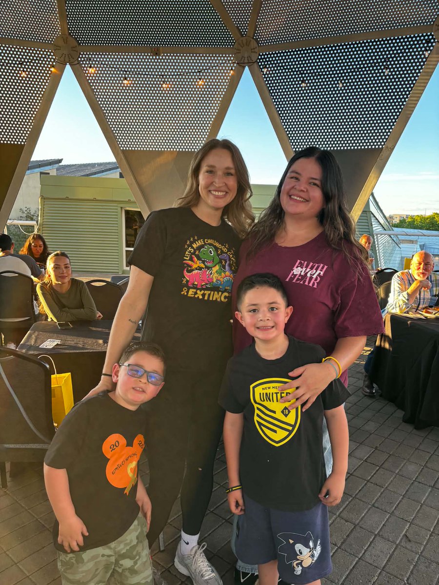 PresHealth's tweet photo. 🎗️ Last month, our pediatric hematology/oncology teams, patients and families gathered at Explora for a special Childhood Cancer Awareness Month event.

Thank you to @rudysbbq for the delicious food and @exploranm for the fun! 💛

#ChildhoodCancerAwareness https://t.co/BRNAnLdAbY