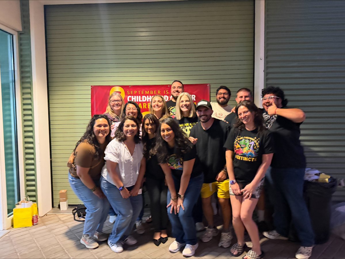 PresHealth's tweet photo. 🎗️ Last month, our pediatric hematology/oncology teams, patients and families gathered at Explora for a special Childhood Cancer Awareness Month event.

Thank you to @rudysbbq for the delicious food and @exploranm for the fun! 💛

#ChildhoodCancerAwareness https://t.co/BRNAnLdAbY