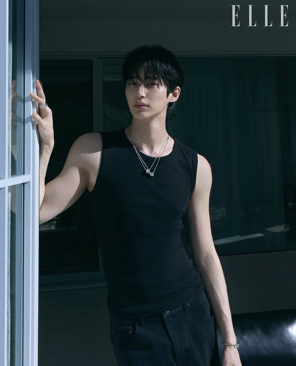 dolgolaeui's tweet photo. Byeon Woo Seok #byeonwooseok #변우석 #recordofyouth #moonshine #20thcenturygirl #stronggirlnamsoon #perfectcrown #flowercrewjoseonmarriageagency #searchwww #lovelyrunner You can also follow Woo Seok’s official IG account - byeonwooseok https://t.co/d6l2rrryzx