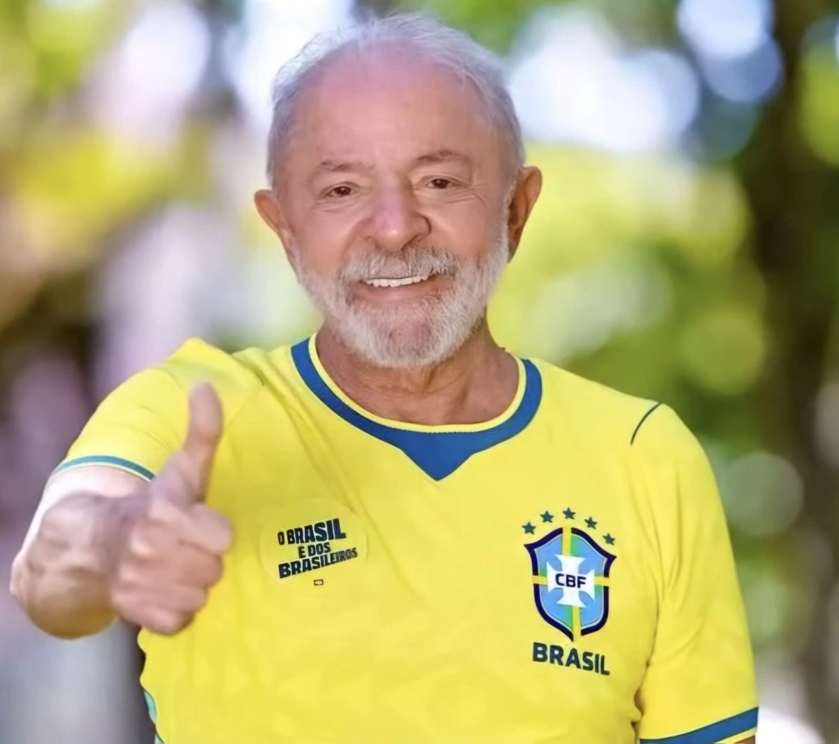darinkajones's tweet photo. O BRASIL É NOSSO! O VERDE E AMARELO É NOSSO!

É TETRA! LULA REELEITO!
❤️🇧🇷

#Vitóriadaclassetrabalhadora
#LulaPaidoFimDa6X1
#esquerdasegueesquerda
#OChicoteMudouDeMao
#NinguémCalaAUNE
#MudancaÉComLula https://t.co/WSVAIASQfl