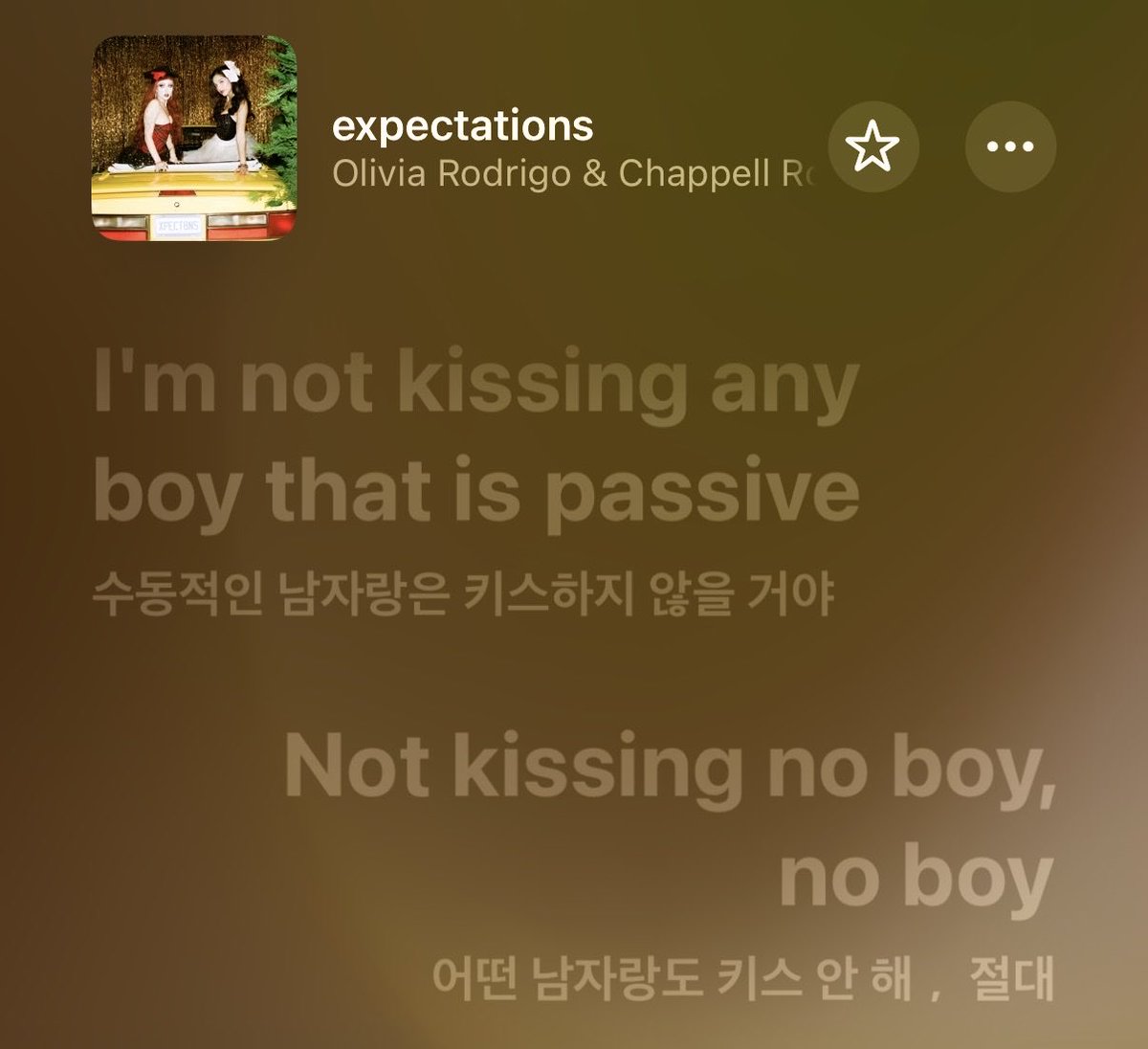snowonthebxxch's tweet photo. 이부분 왤케 웃기지
올리뱌: 난 수동적인 남자랑 키스안해
채플론: 난 남자랑은 키스안해 https://t.co/rBLdJSyww8