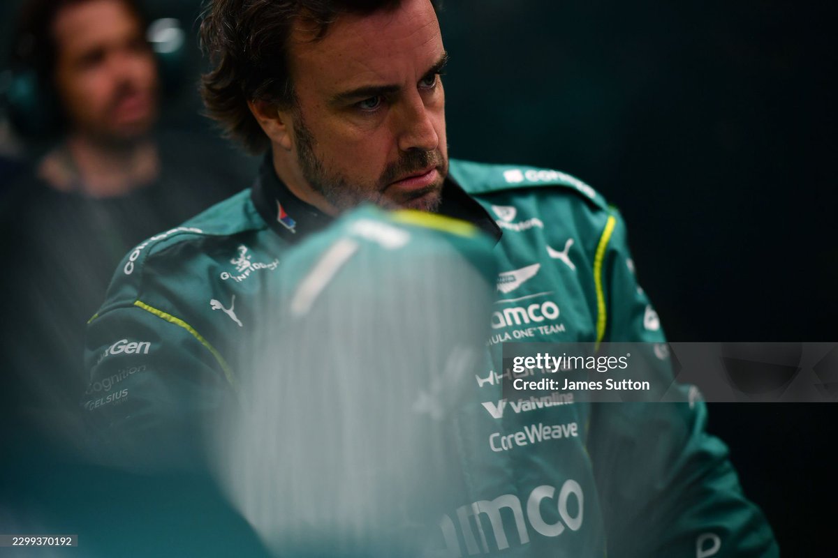 offlinecrying's tweet photo. Bring back the angy Fernando during the Singapore GP

His hair looked so good here btw İ love it https://t.co/zZdDdjQH9e