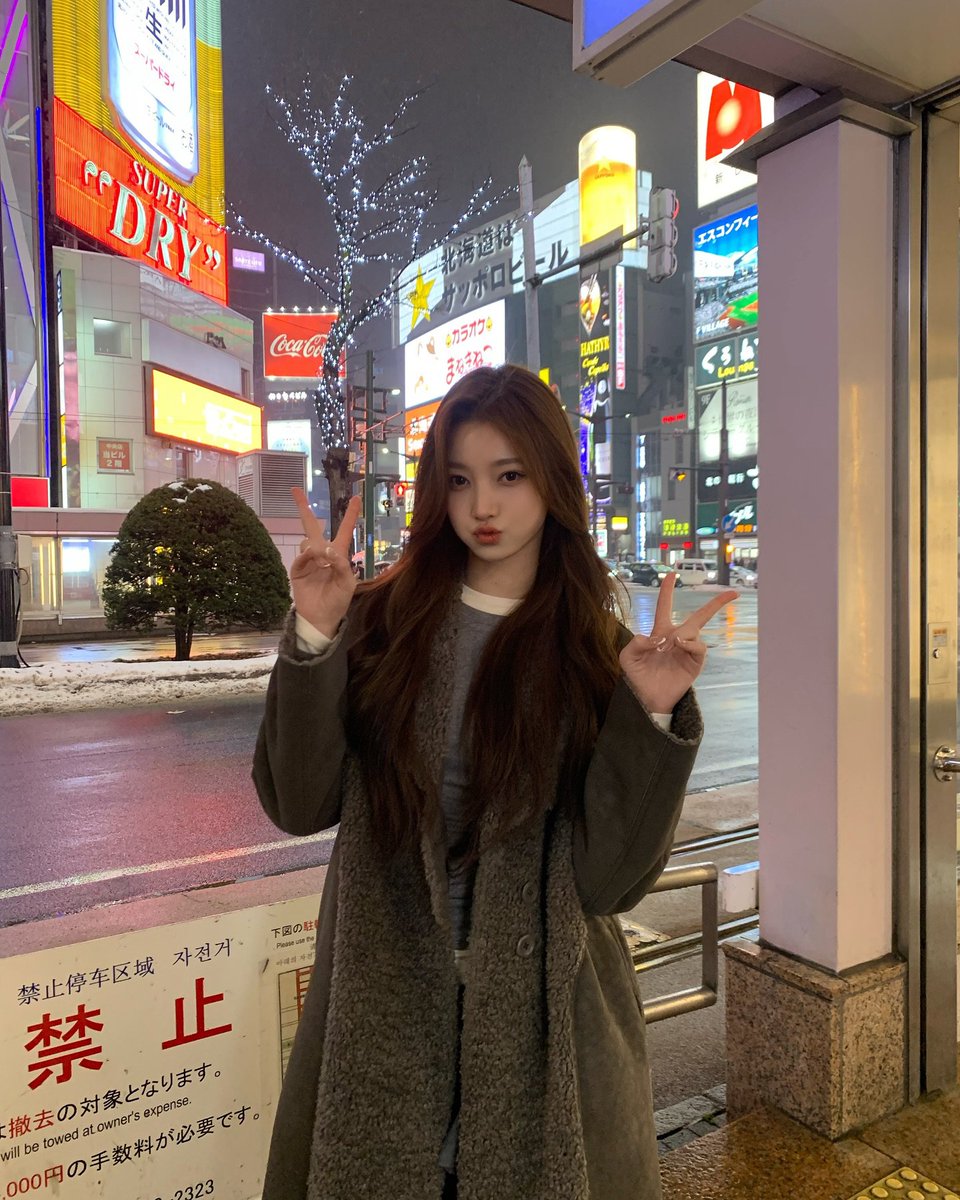 schijiie's tweet photo. ❄︎ 𓂃 ࣪˖ 作为 A2O MAY 的李诗婕，正在度过一个充满魅力的冬天。每个冬日瞬间，都有属于我的独特风格

͏ https://t.co/4O9BSglVfT