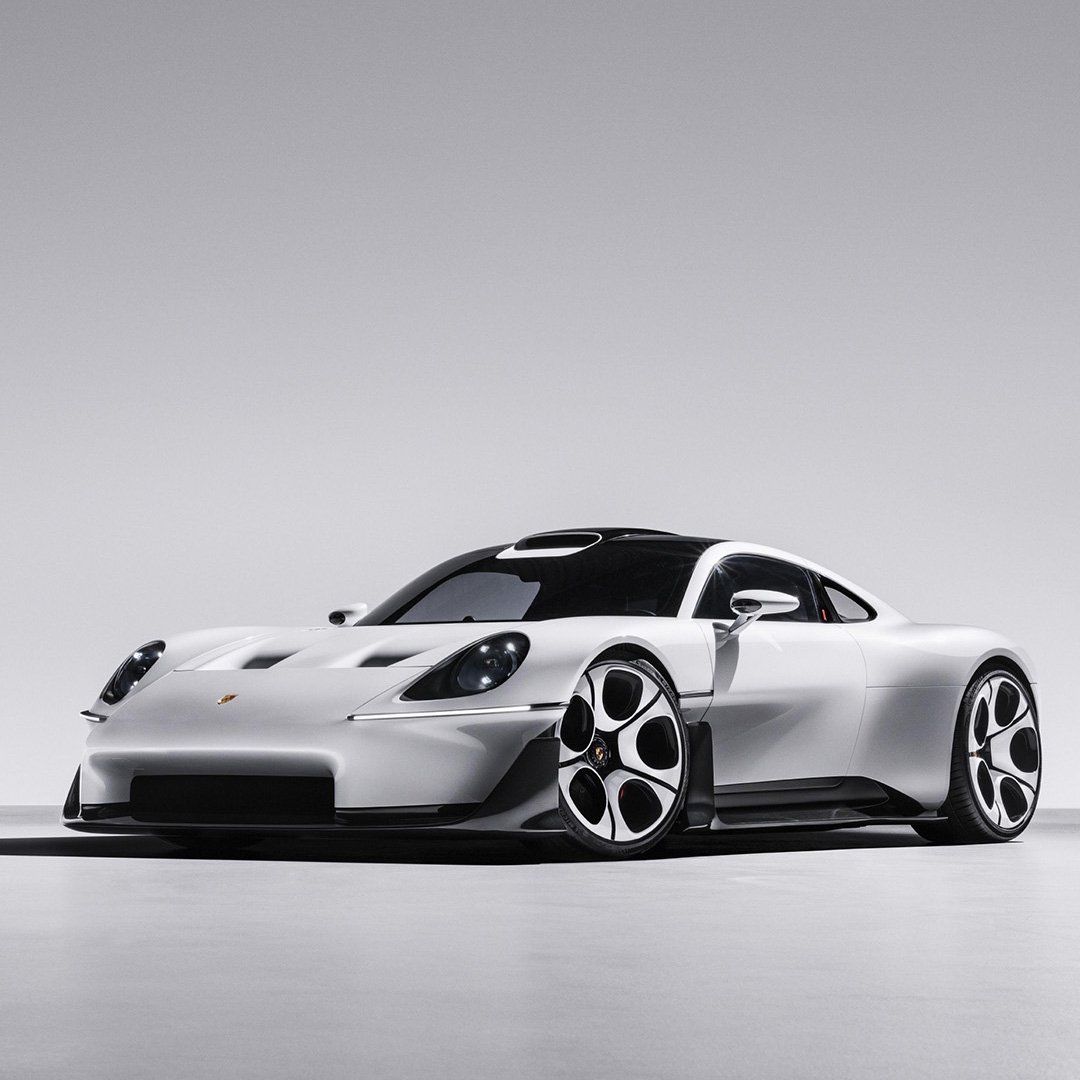 Stammy's tweet photo. extremely impressive roadster demo.. what a feat of engineering. the design leaves some to be desired (the new Porsche Mission S that came out today is more interesting imo) but i know they aggressively optimized aero https://t.co/rCDAy6Tyki