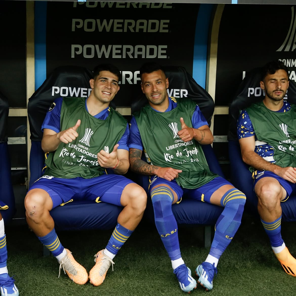 BocaArchivo's tweet photo. El banco de suplentes de Jorge Almirón para la final de la Copa Libertadores 2023 en el Maracaná.

📸 @geromarino. https://t.co/NywNFJFXYo