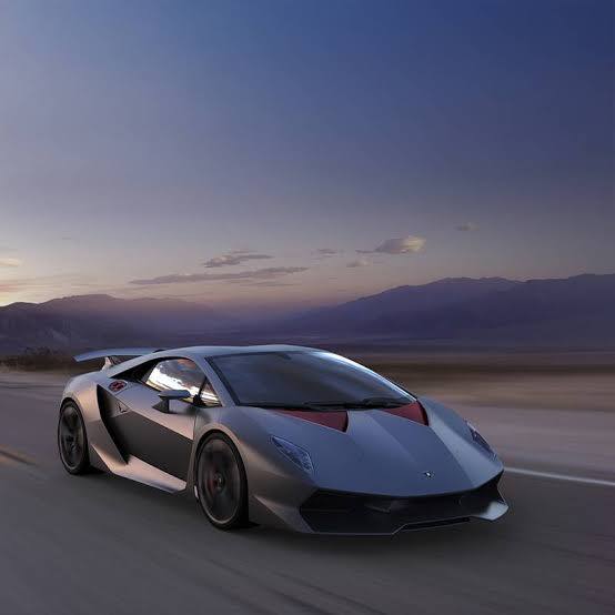 vector9999's tweet photo. Tesla Roadster looks like these Lambos and I'm a bit disappointed. Can we have the Original design? It was perfect. https://t.co/zmlLxoh1OS