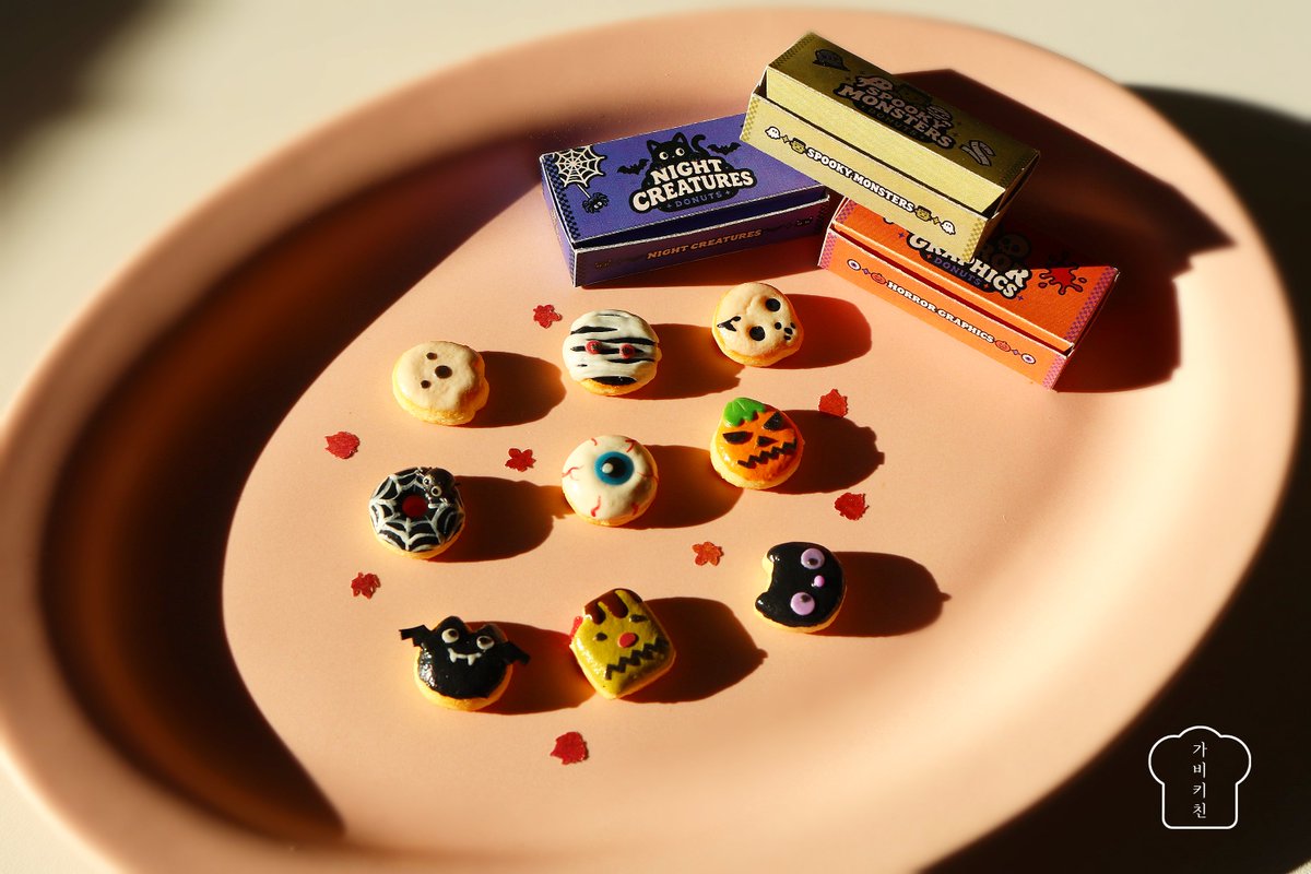 Gavi_kitchen's tweet photo. *시즌한정*
🎃할로윈 도넛🎃

업데이트 되었습니다! 개별로도 귀여운 도넛박스입니다 :)
스토어에서 만나요~ 
기간안에 구매하시면 할인도 있어요 ^/^

▼바로가기▼
https://t.co/hx9MZYVhQB https://t.co/PFl98g3rD5