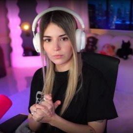 daiucat's tweet photo. tu tía en todos los setup menos en el suyoo https://t.co/KDscxAKH8x