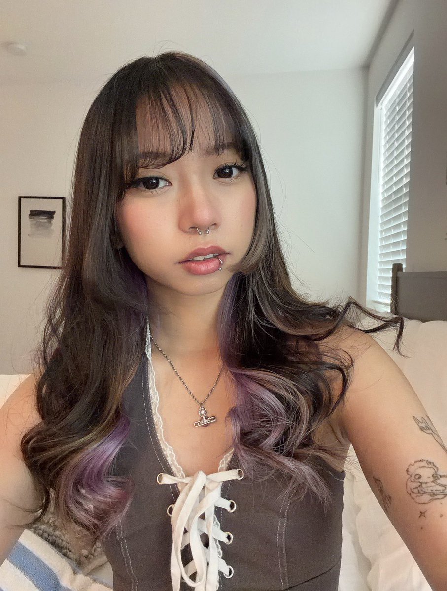 lose2shoko's tweet photo. your princess ✨ https://t.co/RMbeXsRD80